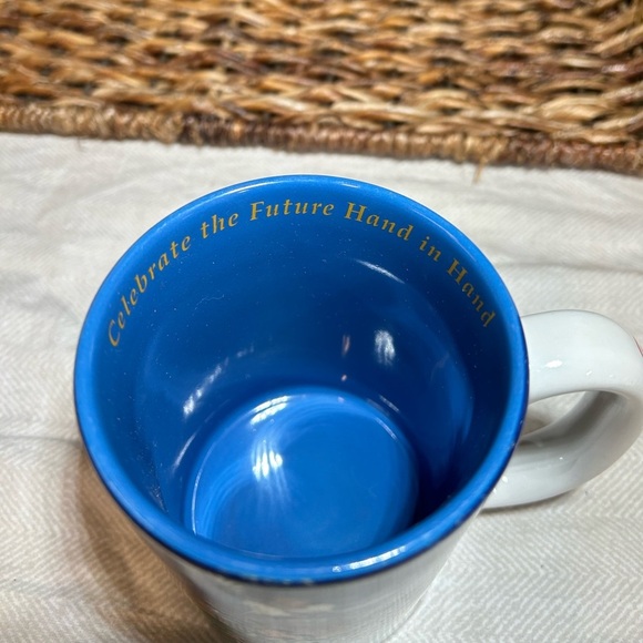 VTG 2000 Walt Disney World “Celebrate The Future Hand In Hand” Mug - Picture 2 of 5
